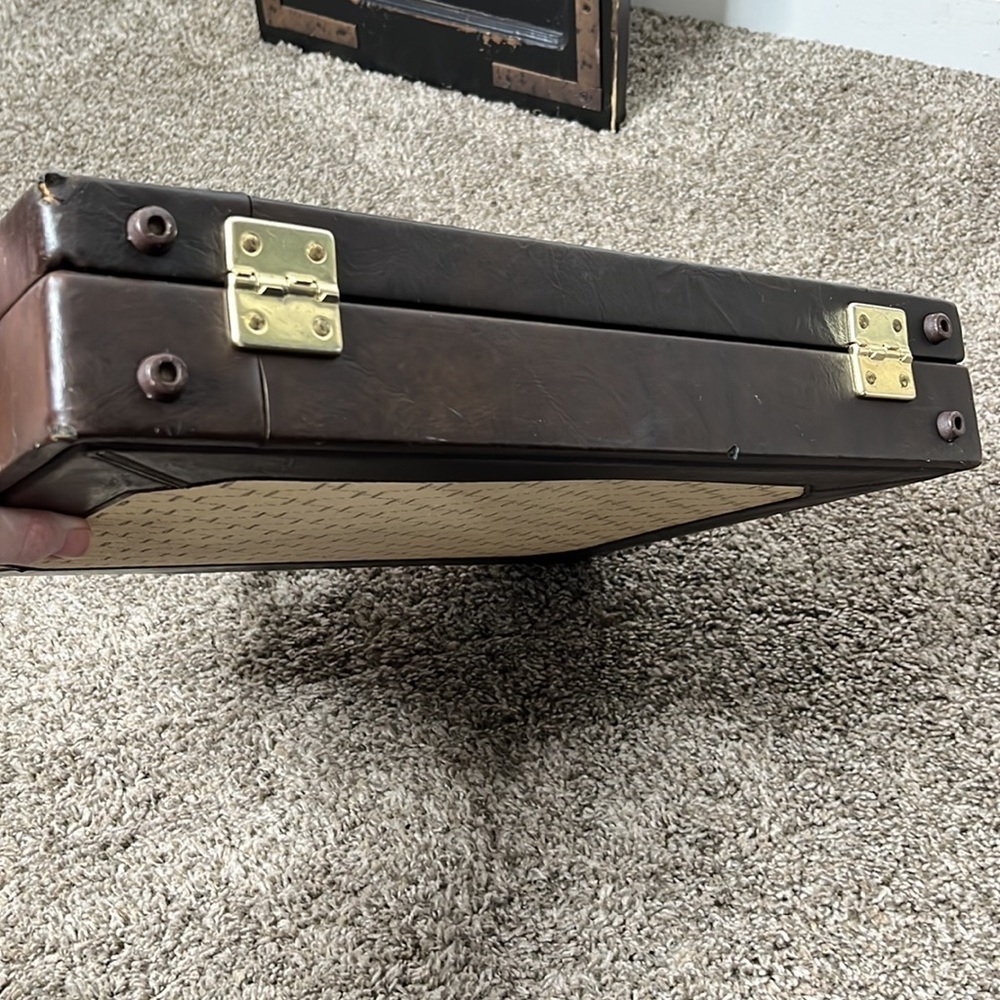 RARE VINTAGE BRIEFCASE with original keys - Picture 7 of 16